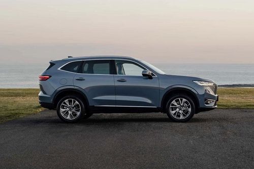 Xe gầm cao mạnh 240 mã lực, siêu tiết kiệm xăng giảm giá 234 triệu đồng tại Việt Nam, cạnh tranh với Mazda CX-5