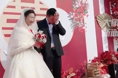 Chú rể bật khóc nức nở suốt 30 phút cử hành hôn lễ, netizen thi nhau đoán nguyên do