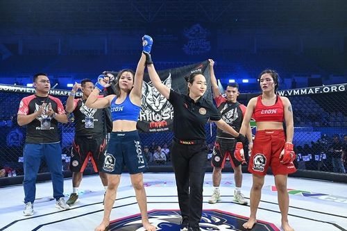 Xem nữ võ sĩ Việt thi đấu võ thuật tổng hợp trong 'lồng bát giác'