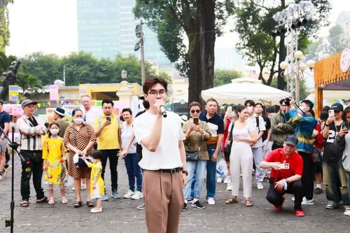 Lễ hội nghệ thuật đường phố tại Bưu điện Trung tâm Sài Gòn
