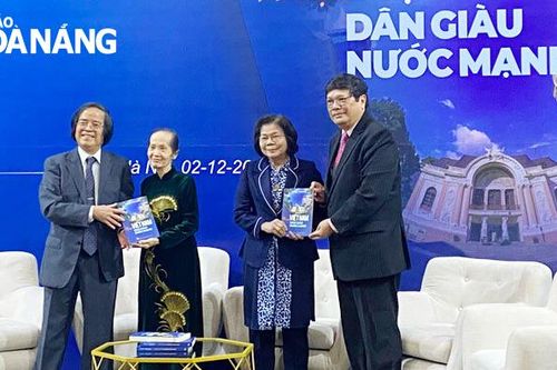 Ấn tượng về một buổi ra mắt sách