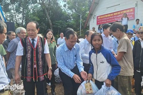 Chia sẻ kinh nghiệm hoạt động nghề luật sư với sinh viên