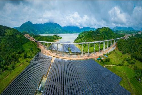 Hợp long cầu vượt cao nhất cao tốc Cam Lâm - Vĩnh Hảo