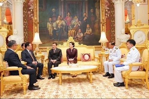 Chủ tịch Quốc hội Vương Đình Huệ hội kiến Nhà Vua Thái Lan Maha Vajiralongkorn