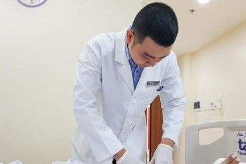 7 người trong một gia đình bị tiểu đường, mẹ tàn phế vì phải cắt bỏ bàn chân