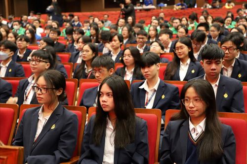 Đông đảo học sinh, sinh viên tham gia Tìm hiểu pháp luật về an toàn giao thông từ 'Mô hình phiên tòa giả định'