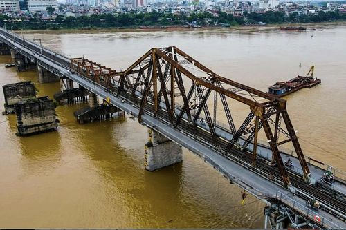 Hà Nội đề xuất làm hệ thống tàu điện treo 1 ray dọc hai bờ sông Hồng