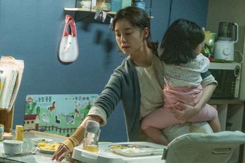 Lấy chồng 10 năm chưa một lần được về ngoại ăn Tết, cô vợ quyết 'vùng lên' vào năm thứ 11