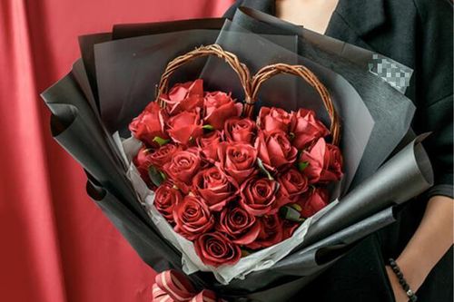 Cơn ác mộng của cụ bà 77 tuổi lạc vào lưới tình của 'ông trùm ngành xây dựng' trẻ tuổi