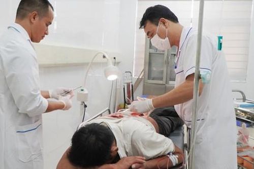 Quảng Ninh giải quyết bài toán thiếu nhân lực ngành Y tế?