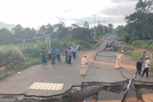 Lâm Đồng: Phát hiện thi thể người đàn ông dưới hố sâu trên đường tránh quốc lộ 20