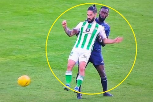 Rudiger sáng tạo cách kèm người mới, Isco chỉ biết lắc đầu ngản ngẩm