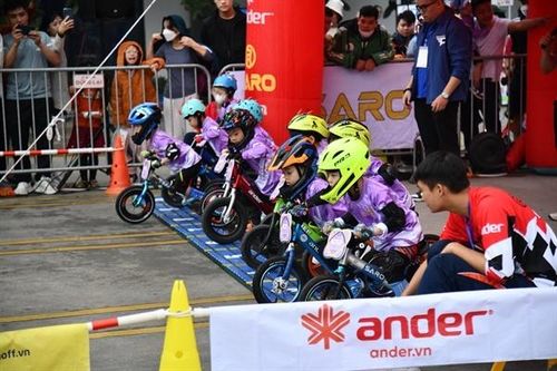 Sân chơi bổ ích của các cua rơ nhí
