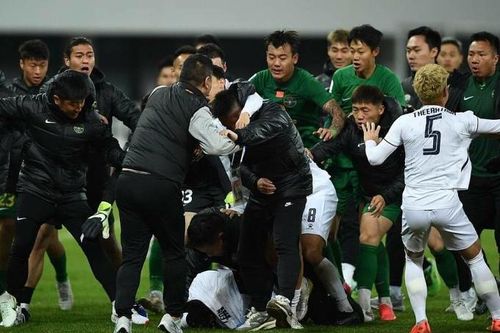 Án phạt cực sốc cho cuộc hỗn chiến giữa CLB Thái Lan và Trung Quốc