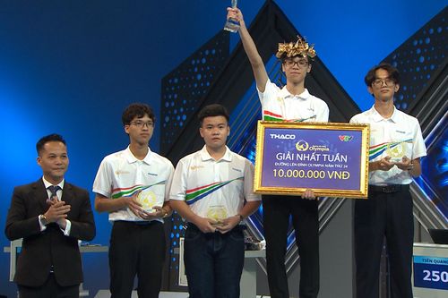 Thi đấu ấn tượng, nam sinh xứ Thanh giành vòng nguyệt quế cuộc thi tuần Olympia
