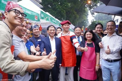 Thưởng thức trọn vẹn ẩm thực quốc tế giữa lòng Thủ đô