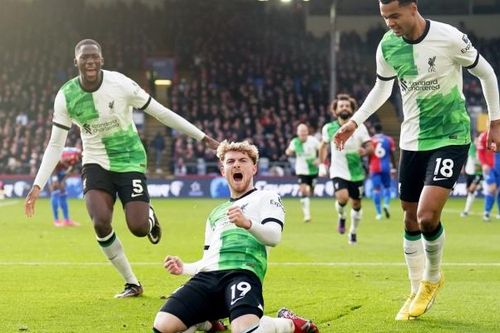 Ngược dòng đánh bại Crystal Palace, Liverpool chiếm ngôi đầu giải Ngoại hạng Anh