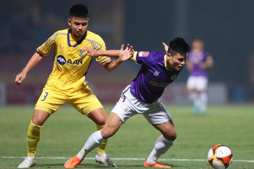 Tuấn Hải lập công, Hà Nội FC nhẹ nhàng đánh bại SLNA trên sân nhà
