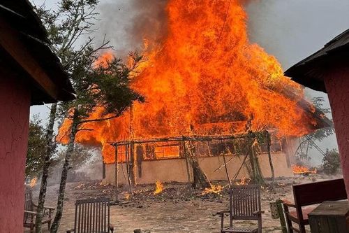 Hỏa hoạn thiêu rụi một căn bungalow tại cơ sở lưu trú ở Sa Pa