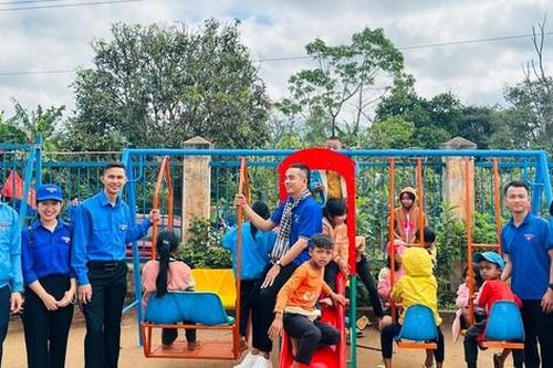 Tuổi trẻ Đắk Lắk mang mùa đông ấm đến vùng đất khó