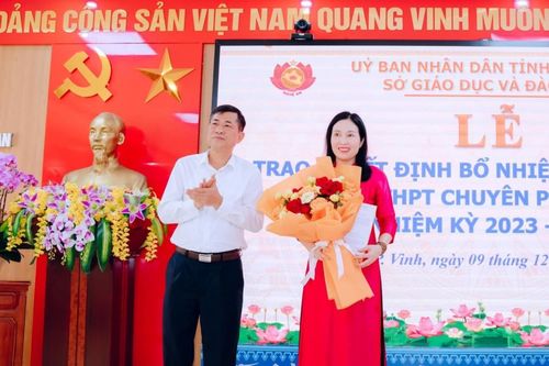 Bà Cao Lan Thanh làm hiệu trưởng Trường THPT Chuyên Phan Bội Châu