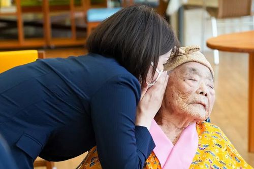 Hai bí quyết sống thọ 'không đâu có' của các cụ 100 tuổi ở Nhật