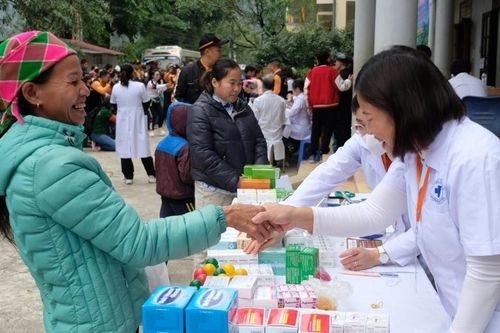 Niềm vui ngày cuối tuần của hơn 500 bà con dân tộc thiểu số ở Hà Giang