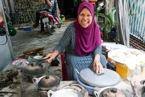 Tour thú vị ở An Giang: 'Trôi' theo làng bè sắc màu, khám phá làng người Chăm