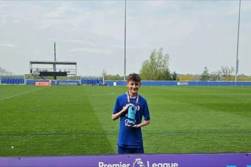 Phát hiện sao trẻ Việt kiều thuộc biên chế Chelsea; Man United nhận thất bại lịch sử trên sân nhà