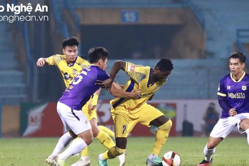 Sông Lam Nghệ An thất bại trước Hà Nội FC trên sân Hàng Đẫy