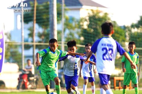 Diễn Châu và Yên Thành 3 vào bán kết Giải Bóng đá các lớp năng khiếu cơ sở Sông Lam Nghệ An 2023
