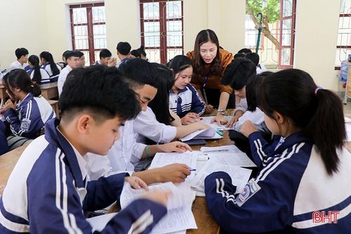 Đặc cách công nhận 145 học sinh giỏi tỉnh môn ngoại ngữ lớp 12