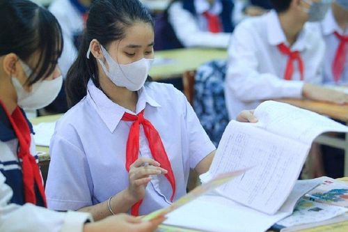 Bản tin 10/12: Tp.HCM chi hơn 1,8 tỷ miễn học phí cho học sinh THCS