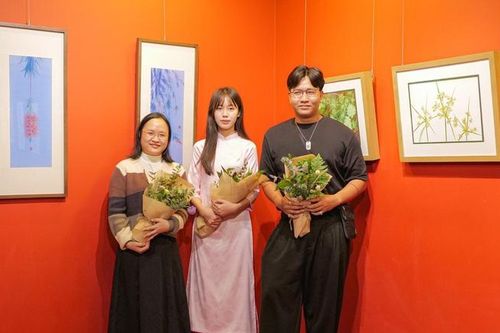 3 họa sĩ trẻ làm triển lãm về thảm thực vật Đà Lạt