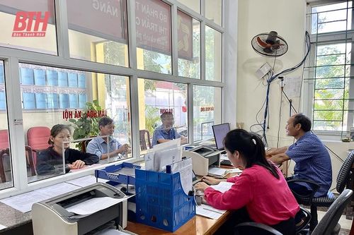 Đào tạo, bồi dưỡng cán bộ để nâng cao năng lực lãnh đạo, sức chiến đấu trong hệ thống chính trị