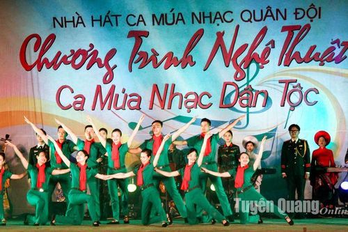 Nhà hát Ca múa nhạc Quân đội tổ chức lưu diễn tại huyện Hàm Yên, Lâm Bình