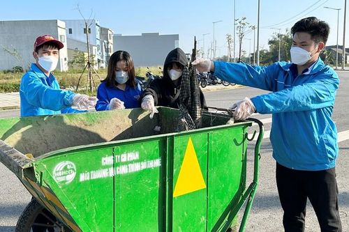 Tuổi trẻ Thừa Thiên Huế ra quân hưởng ứng 'Ngày Chủ nhật xanh'