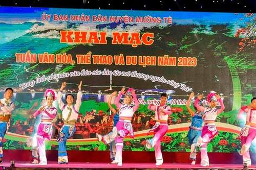 Lai Châu khai mạc Tuần Văn hóa, thể thao và du lịch nơi thượng nguồn sông Đà