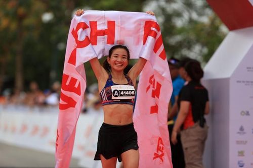 Nguyễn Thị Oanh vượt thành tích cá nhân tại giải marathon lớn nhất Việt Nam