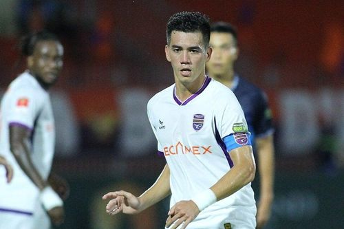 Tiến Linh ghi bàn đầu tiên cho CLB Bình Dương tại V.League