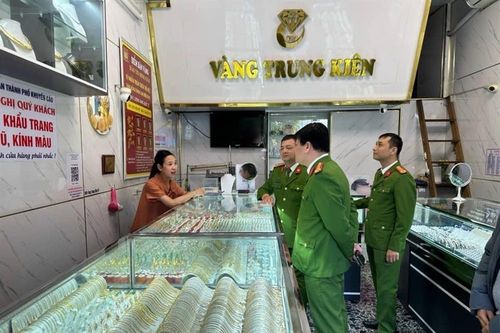Lắp đặt hệ thống 'chuông báo tội phạm' tại cơ sở kinh doanh vàng, bạc