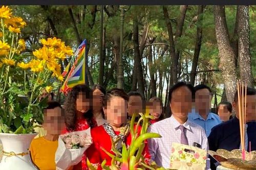 Bức xúc nhóm người dâng hương, cúng bái tại Đàn Nam Giao và Thế Tổ Miếu
