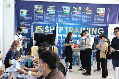 Chiêu trò 'việc nhẹ lương cao' gia tăng dịp cuối năm