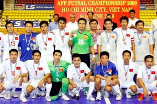 Thủ môn sút thành công ở lượt đá thứ mười, ĐT Việt Nam lần đầu vào chung kết một giải đấu lớn