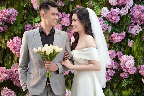Ngôi sao tấn công tuyệt sắc trong làng bóng chuyền nữ Việt Nam làm đám cưới với bạn trai nổi tiếng hơn 17 tuổi