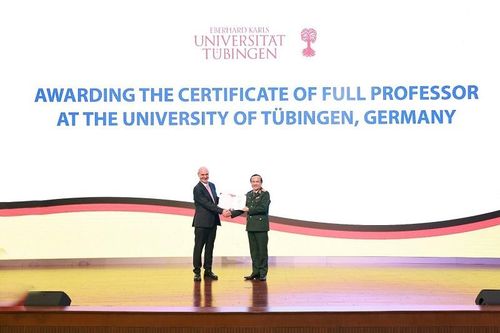 Giám đốc Bệnh viện Trung ương Quân đội 108 nhận hàm Giáo sư Đại học Tubingen, Đức