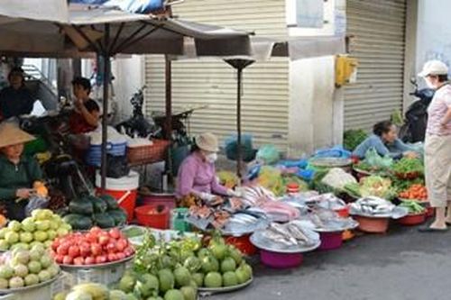 Siết chặt an toàn thực phẩm tại các chợ truyền thống