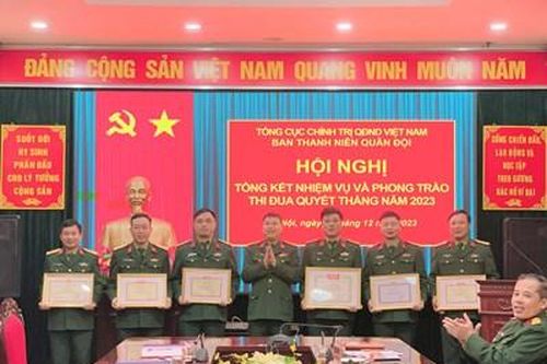 Tham mưu, hướng dẫn tổ chức tốt các phong trào của tuổi trẻ Quân đội