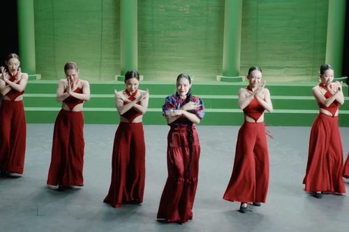Ngọc Mai lần đầu khoe vũ đạo trong MV bắt trend cực chất