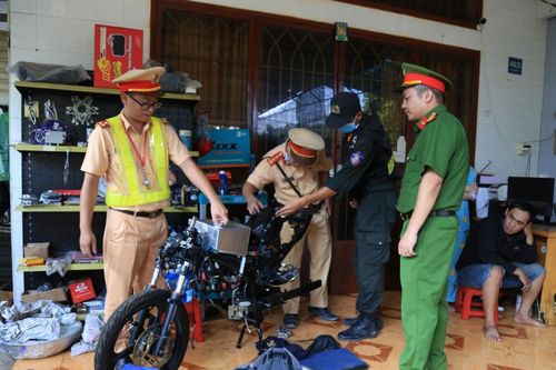 Đồng Nai triệt phá lò 'độ' xe mô tô trái phép
